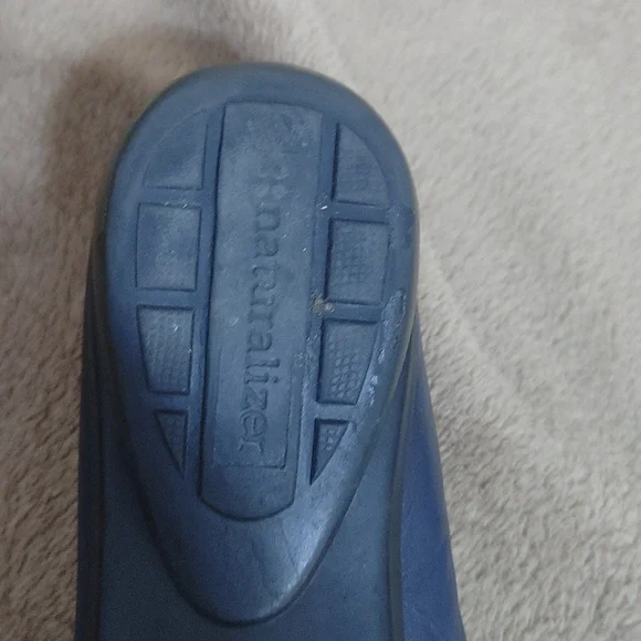 Women's Naturalizer Flexible Flat shoes 7M - Picture 4 of 4